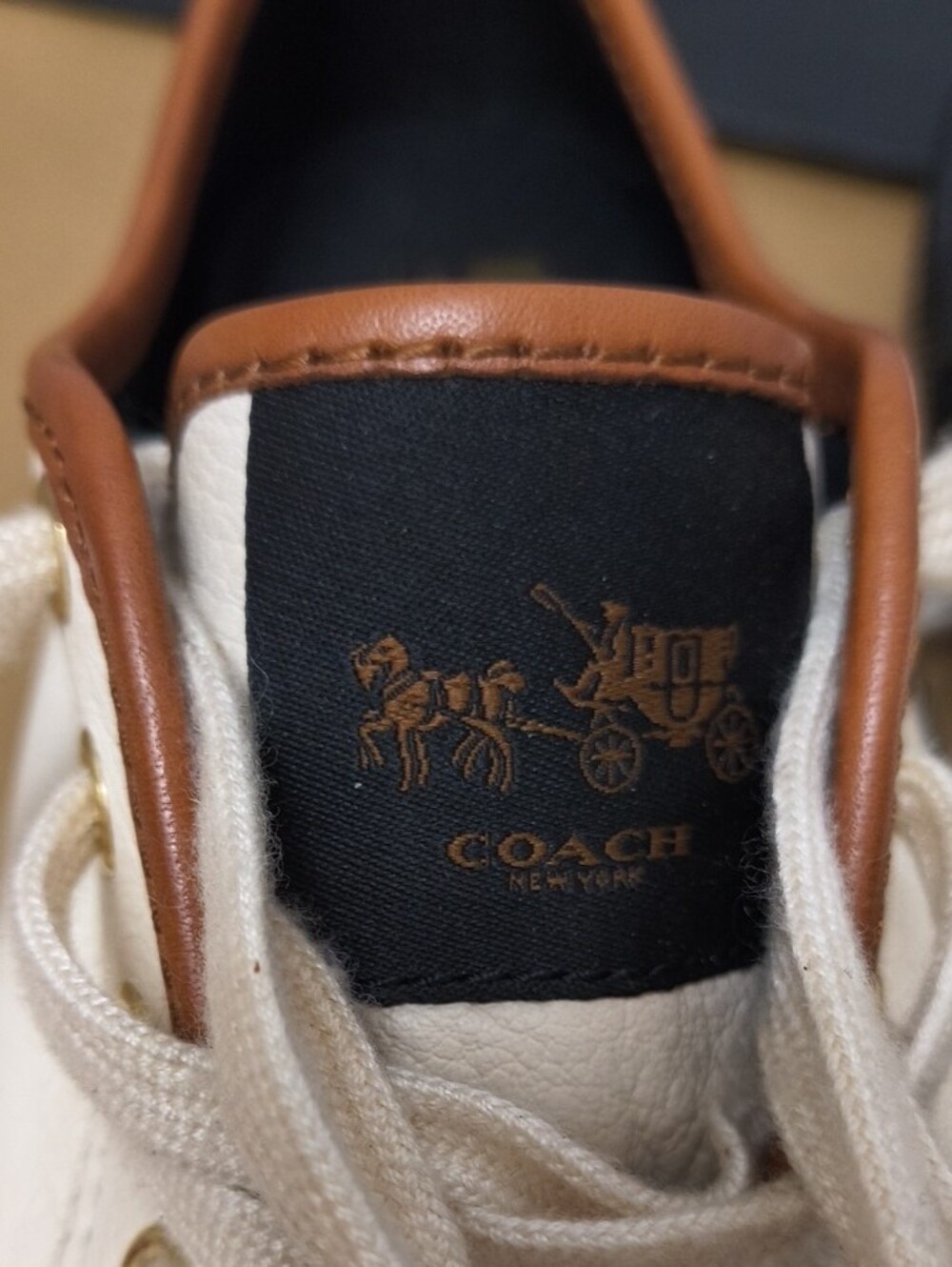 Coach Empire Low-Top Leather Sneaker Sz 8 1/2 - Picture 5 of 7